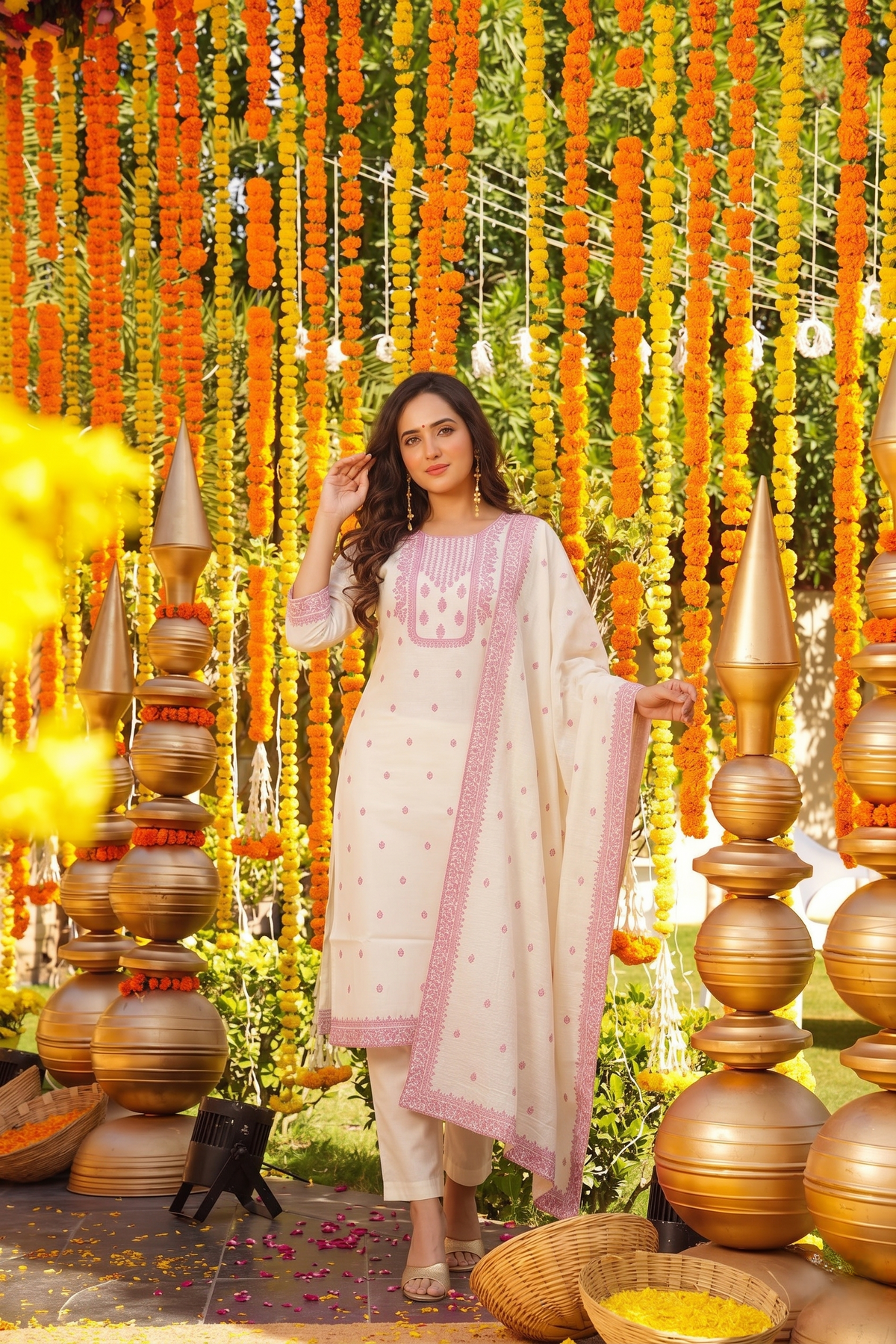 MorPaankh Gulaabi ivory cotton kurta set with tonal jacquard weave and pink motifs, view 2